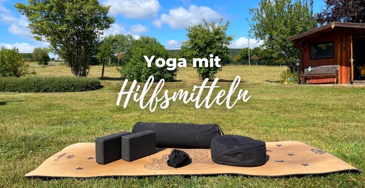 Katharina Holch - Blog - Yoga mit Hilfsmitteln